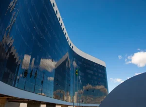 Candidaturas indefinidas ameaçam alterar resultados eleitorais