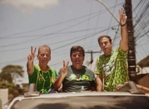 Carreata em apoio a Flávio Bolsonaro reúne centenas no Recife