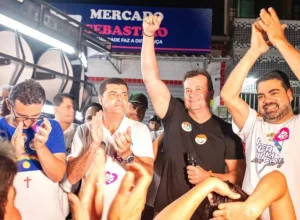 Carreata em Chã Grande reúne multidão e lideranças políticas