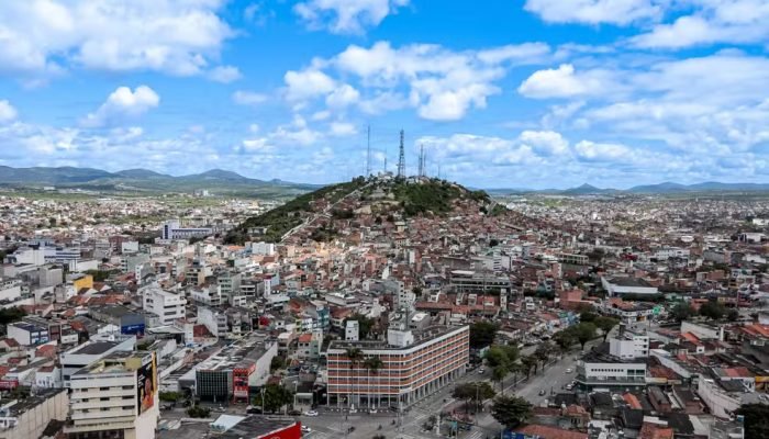 Caruaru registra crescimento contínuo no emprego formal em 2026