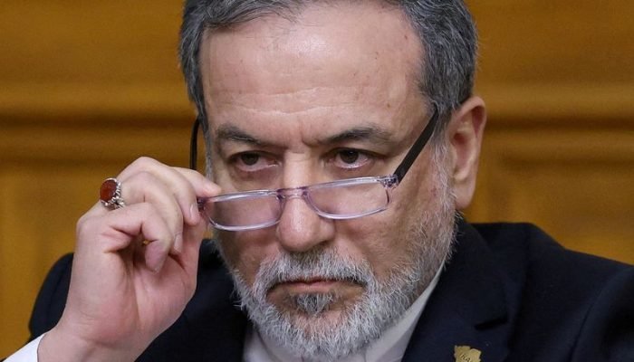 Chanceler iraniano critica ameaças de Trump como "manobra de distração"