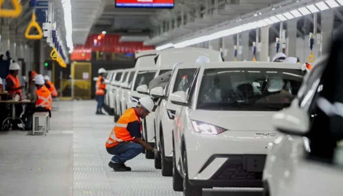 China projeta 70% das vendas de carros com nova energia até 2030