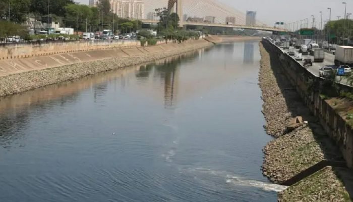 Chuvas intensas elevam nível do Rio Tietê e causam alerta em São Paulo
