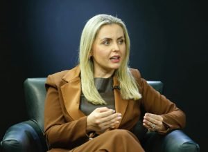 Clariana Barão propõe reforma no STF e critica escala de trabalho 6x1