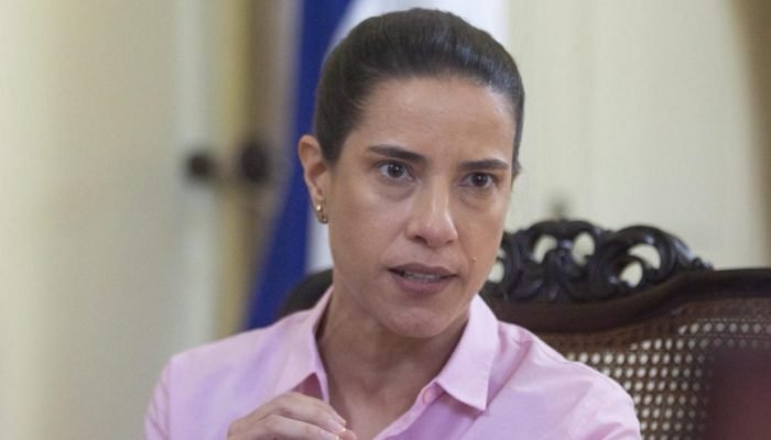 Colegas cobram posicionamento democrático de Raquel Lyra