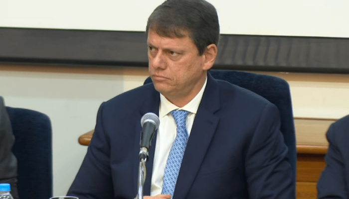 Governador de São Paulo, Tarcísio de Freitas, em coletiva de imprensa nesta quinta-feira 27. Fo...