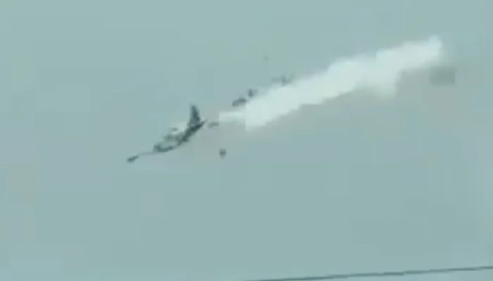 Colisão de aviões militares nas Filipinas resulta em quatro mortes