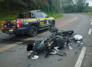 Colisão entre motocicletas resulta em duas mortes no Sul do Brasil