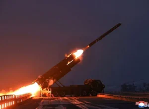 Coreia do Norte intensifica lançamentos de mísseis balísticos