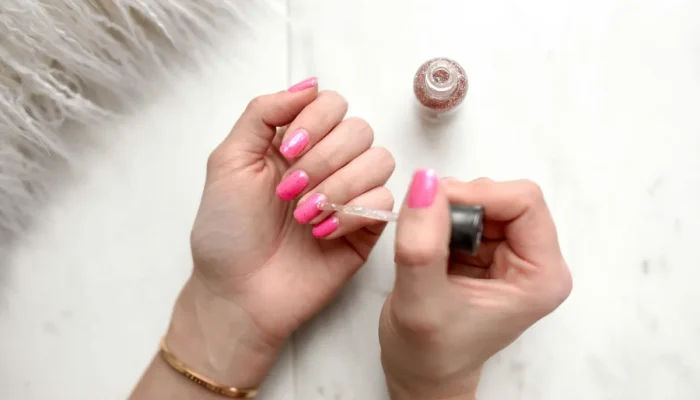 Cores de esmalte podem refletir traços de personalidade, diz especialista