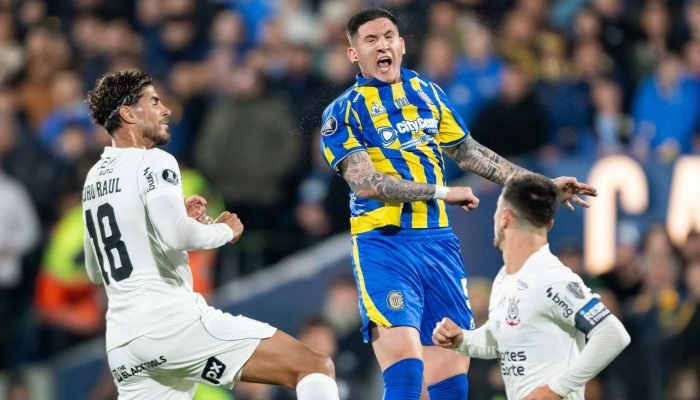 Corinthians empata com Rosario Central e enfrenta racismo na Libertadores