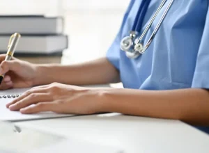 Cresce número de cursos de medicina no Brasil aprovados judicialmente