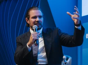 Daniel Vorcaro contesta acusações e pede liberdade após um ano de prisão
