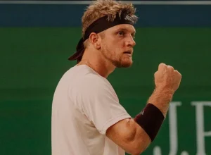 Davidovich Fokina conquista título em Xangai após virada emocionante