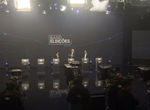 Debates eleitorais são cancelados após ausência de confirmações