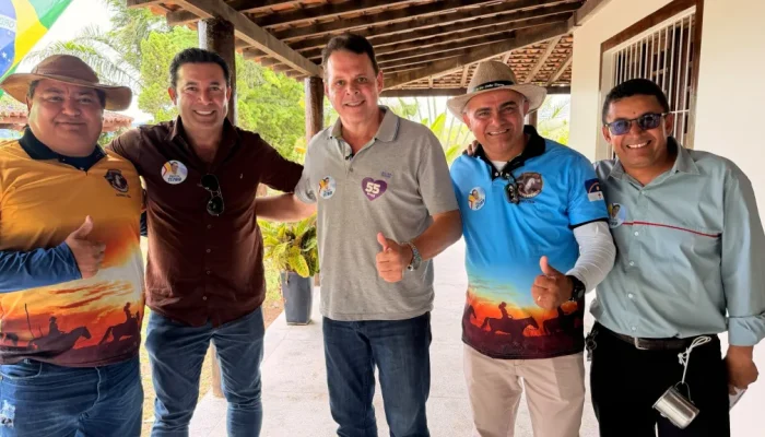 Deputado France Hacker reforça laços em cavalgada tradicional de Altinho