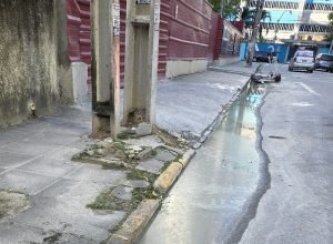 Descarte irregular de resíduos de obras causa entupimento em Boa Viagem