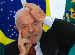 Desempenho de Lula complica votação da PEC 6 X 1 antes do segundo turno
