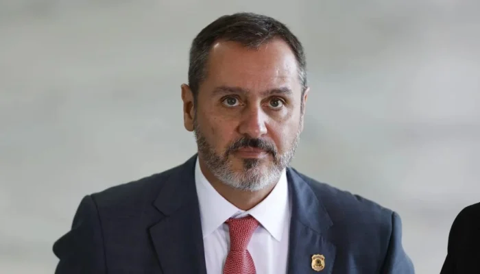 Diretor da PF confirma pedido de Mendonça por cópia de celular de ex-banqueiro