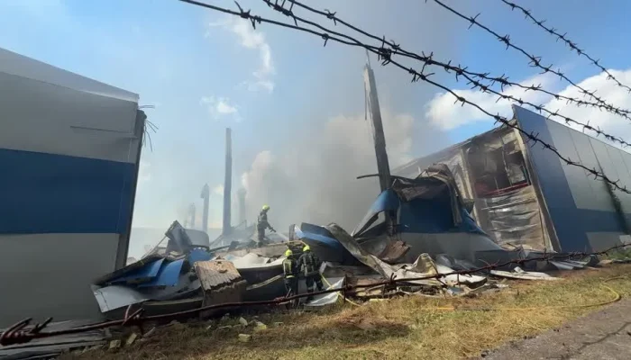 Drone russo atinge armazém nos arredores de Kiev em meio a tensões