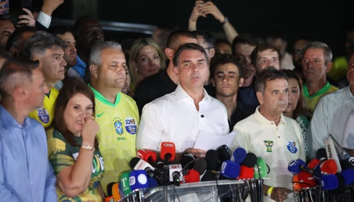 Editorial do Washington Post critica tratamento judicial a Flávio Bolsonaro