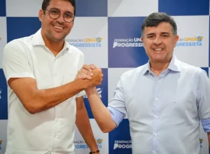 Eduardo da Fonte fortalece campanha ao Senado com apoio de prefeito de Camaragibe