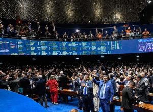 Empresas ajustam custos com nova jornada de trabalho 5x2