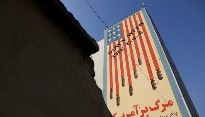 Mural anti-EUA no Irã (Foto: Majid Asgaripour/WANA via REUTERS)