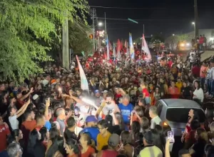 Evilásio Mateus lidera grande caminhada política em Araripina