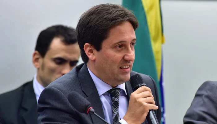 Ex-diretor do Banco Central revelou fraude no Banco Master um ano antes de denúncia
