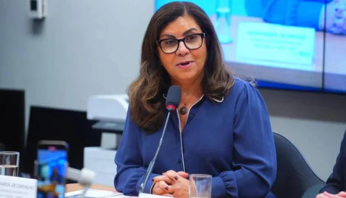 Ex-juíza Claudia Marcia e atual presidente da ABMT. Foto: Pablo Valadares/Câmara dos Deputados