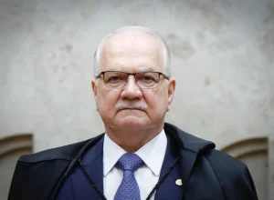 Fachin adia sessão sobre investigações do Banco Master para setembro