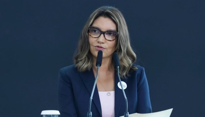 Fachin discute com Janja estratégias contra violência de gênero