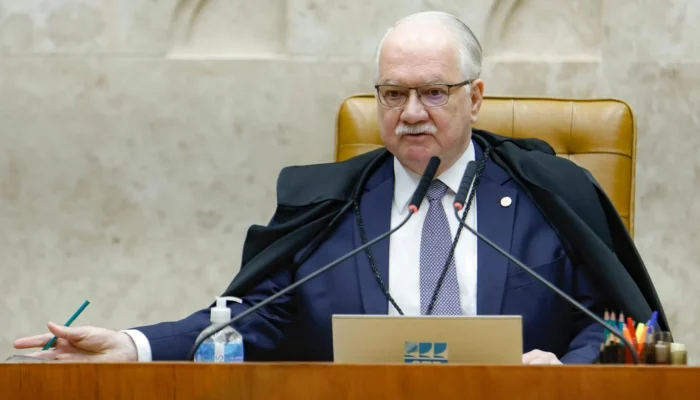 Fachin discute rito para julgamento de relatório da PF com ministros do STF