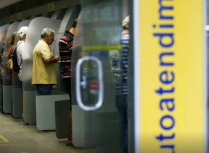 Feriado de Nossa Senhora Aparecida fecha agências bancárias na segunda-feira