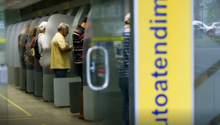Feriado de Nossa Senhora Aparecida fecha agências bancárias na segunda-feira