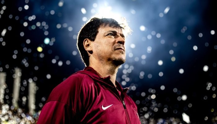 Fernando Diniz atinge marca histórica no Corinthians e iguala Tite