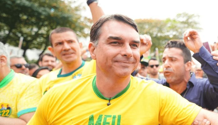 Flávio Bolsonaro destaca conexão com o Nordeste em campanha