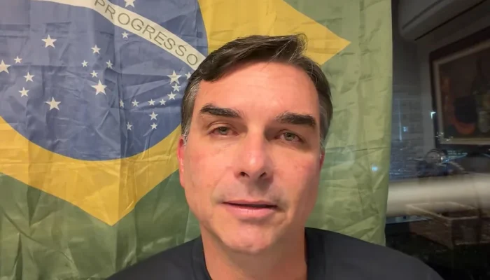 Flávio Bolsonaro enfrenta desafios para recuperar apoio nas pesquisas