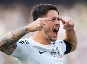 Garro fala sobre saída de Memphis Depay do Corinthians