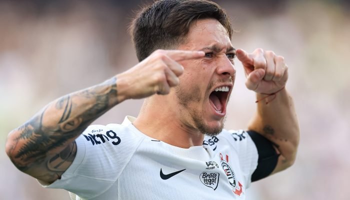Garro fala sobre saída de Memphis Depay do Corinthians