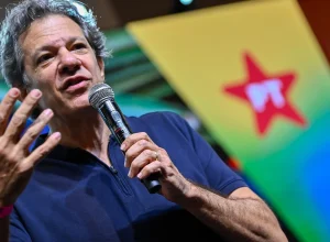 Haddad critica contratos de Sabesp, Free Flow e CPTM em São Paulo