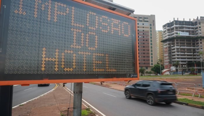 1 de 1 hotel implosão - Foto: LUIS NOVA/ESPECIAL METRÓPOLES @LuisGustavoNova