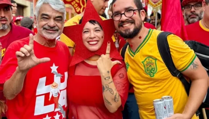 Humberto Costa lidera atos pró-democracia e apoio a Lula em Recife e Olinda