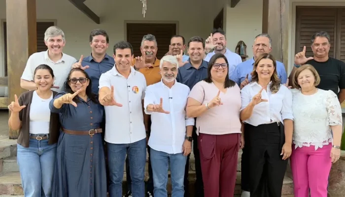 Humberto Costa reúne prefeitos para fortalecer campanha de Lula em Pernambuco