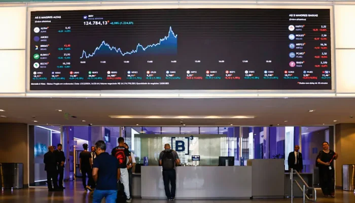 Ibovespa atinge recorde antes das eleições com alta de 2,46%
