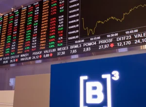 Ibovespa recua com incertezas globais e cenário eleitoral