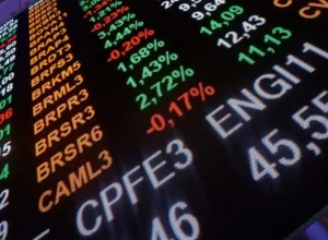 Ibovespa se recupera com alta do petróleo e avança 0,54%