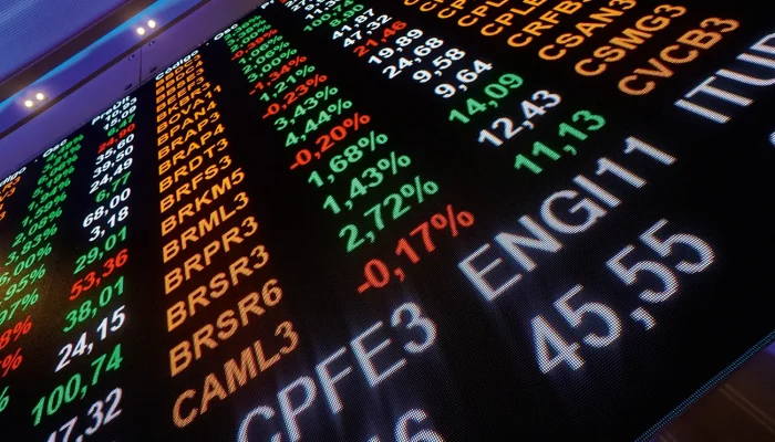 Ibovespa sobe 1,57% com vantagem de Flávio Bolsonaro nas pesquisas