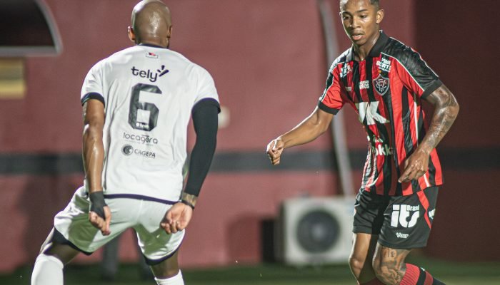 Gol contra bizarro marca derrota do Vitória no Pituaçu
